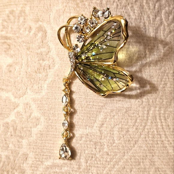 🐿 5/$25 NEW Elegant Gold and Green Butterfly Brooch Pin P1P16 - Picture 1 of 6